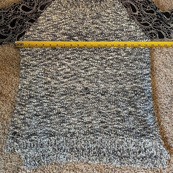 ANTHROPOLOGIE Escio Tunic Marbled Gray Black Top Lace Sleeves Size Large New - Picture 8 of 8